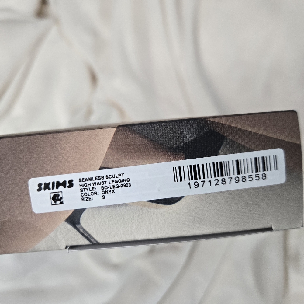 SKIMS Seamless Sculpt High Waist Leggings Small BNIB - Picture 3 of 10